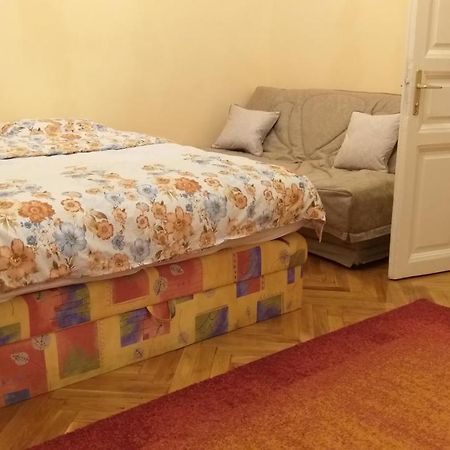 Tempo Courtyard Apartman Budapest Exteriör bild