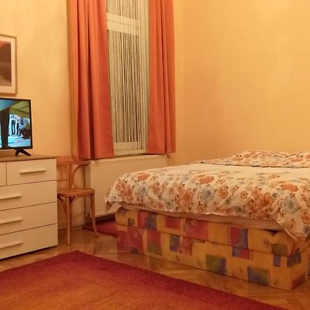 Tempo Courtyard Apartman Budapest Exteriör bild