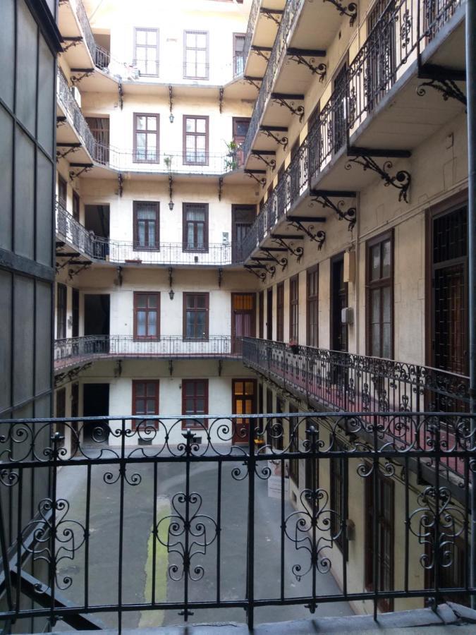 Tempo Courtyard Apartman Budapest Exteriör bild