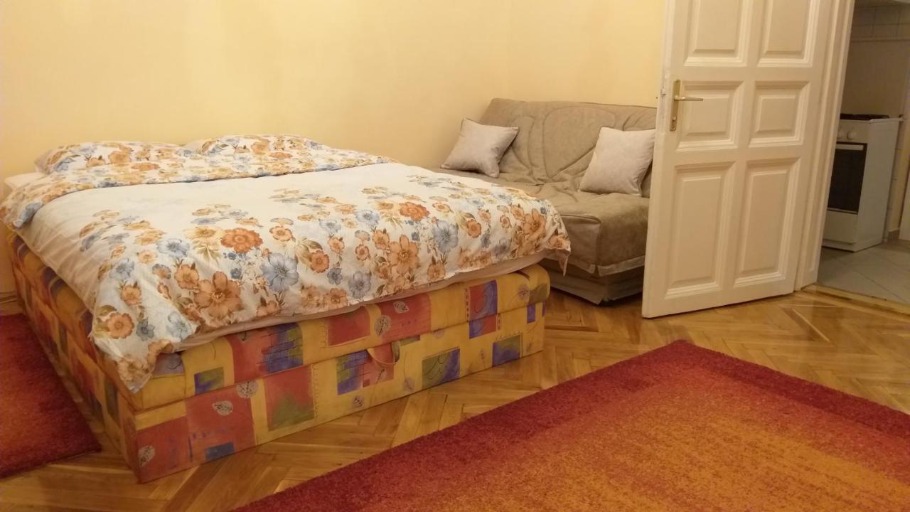 Tempo Courtyard Apartman Budapest Exteriör bild